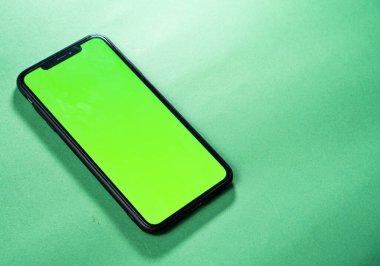 Akıllı telefon dijital yatırım ekonomisinin arka planını izole etti