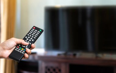 Metin için televizyonun uzak boşluğunu tutmak
