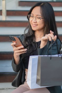 Akıllı bir telefondan online alışveriş