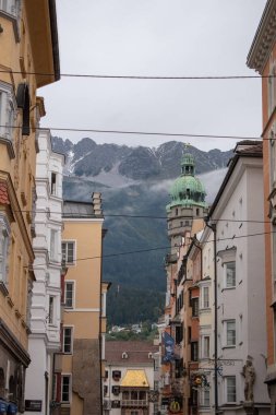 Innsbruck, Tyrol, Avusturya 'daki Alp manzarası 18 Ekim 2022 Ağaç ve Dağları.