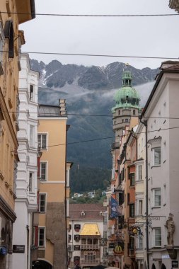 Innsbruck, Tyrol, Avusturya 'daki Alp manzarası 18 Ekim 2022 Ağaç ve Dağları.