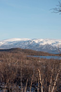 Laponya 'da kış manzarası, Abisko Ulusal Parkı, Abisko, İsveç. İskandinav dağ zinciri.