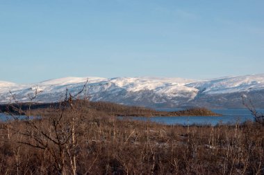 Laponya 'da kış manzarası, Abisko Ulusal Parkı, Abisko, İsveç. İskandinav dağ zinciri.