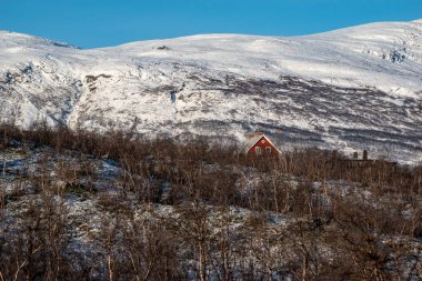 Laponya 'da kış manzarası, Abisko Ulusal Parkı, Abisko, İsveç. İskandinav dağ zinciri.
