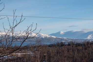 Laponya 'da kış manzarası, Abisko Ulusal Parkı, Abisko, İsveç. İskandinav dağ zinciri.