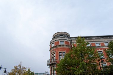 Lulea, Norrbotten, İsveç - 6 Ekim 2023 Lulea Şehir Merkezi, bulutlu bir sonbahar gününde çekilmiştir..