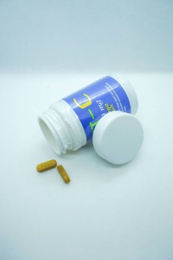  VITAMIN C, lipid ve protein sentezi, karbonhidrat metabolizması, demir emilimi ve hücresel solunum üzerinde etkisi olan bir vitamindir..