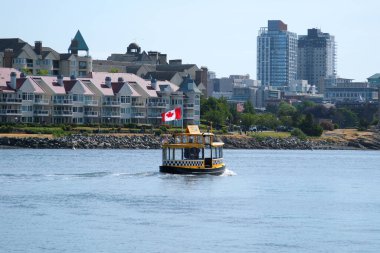 Victoria British Columbia, Canada Fishermans Rıhtım Evi Vancouver Adası BC Boat and Yachts 'da İç Liman' daki Fishermans Wharf Marina 'da yüzen balıkçılar. Yüksek kalite 4k