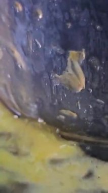 Meyve suyu sıkma işlemi taze sulu mandalina vitamini C vitamini evde yakın çekim hamur suyu ev hanımlarının meyve suyu mutfak gereçlerinden ayrılır. Yüksek kalite