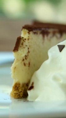 Çikolata soslu tiramisu. Yüksek kalite fotoğraf