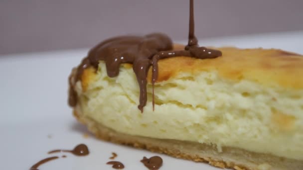접시에 코티지 파이에서 케이크 초콜릿에 초콜릿을 칼슘에 맛있는 제품을 — 비디오