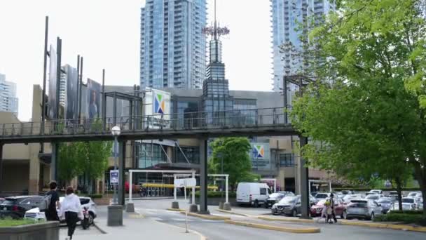 Dentro Metropolis Mall Metrópolis Personas Caminando Columbia Británica Canadá Burnaby — Vídeo de stock