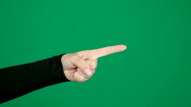 緑色の背景のクロメイクの手の動きは 指の指が脅かされていると 手のひらを左から右ショーに置きます 指は挨拶のために手のひらを伸ばします 高品質で — ストック動画