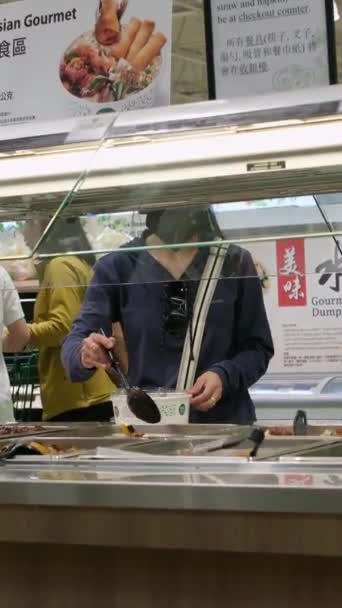 加拿大温哥华01 2024日本食品在Tnt无法辨认的人做饭拨号吃饭 高质量的 — 图库视频影像