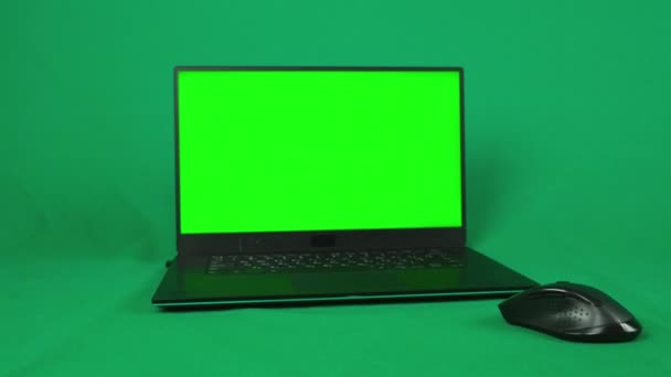 Notebook Zielonym Ekranem Powiększ Możesz Zastąpić Zielony Ekran Nagraniem Lub — Wideo stockowe