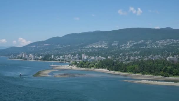 Vancouver City Lions Gate Bridge Traffic Βουνά Park Summer Day — Αρχείο Βίντεο