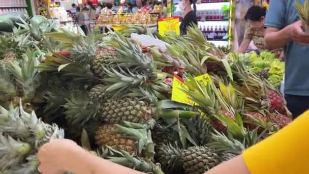 Ludzie Wietnamu Kupują Artykuły Spożywcze Supermarkecie Dużo Masek Tłumu Tłum — Wideo stockowe