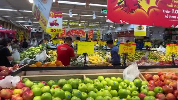 Tet Vietnam People Buy Groceries Supermarket Lot Crowd Masks Crowd — Stock Video