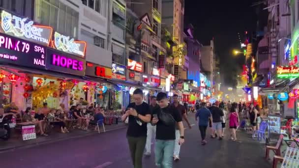 Вид Район Bui Vien Walking Street Зона Туристов Множеством Ресторанов — стоковое видео