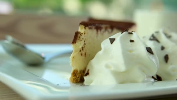 Concentrati Una Cheesecake Con Sopra Dei Cannoli Foto Alta Qualità — Video Stock
