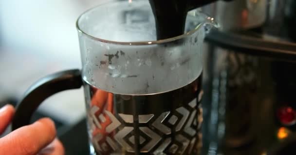Warme Thee Inschenken Warme Drank Genieten Van Hete Koffie Hoge — Stockvideo