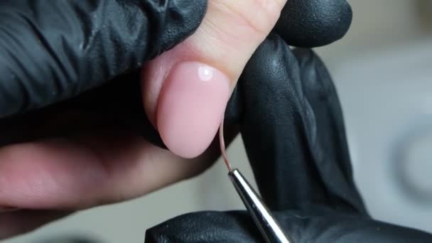 Manicure Pedicure Manicure Vrouw Verwijdert Gel Schellak Van Klanten Nagels — Stockvideo