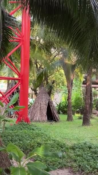 Vinwonders Phu Quoc プーコック島のヴィンワンダレステーマパークの中央の夢のベトナム宮殿 ヴィンパール ヴィンワンレスナムホイアン クアンナム — ストック動画