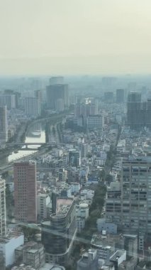 Vietnam 'daki Ho Chi Minh Şehri' nin havadan görüntüsü. Ho Chi Minh şehrinin merkez caddesi yüksek bir kuleden şehrin üst manzarası