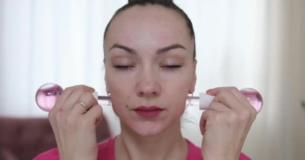 Spa Tratamento Rosa Jade Massageador Facial Máscara Facial Cosmética Coreana — Vídeo de Stock