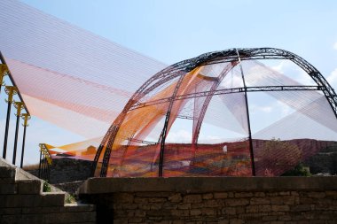 Güney Arnavutluk 'un Cirokaster kenti. Eski Şehir, UNESCO 'nun Dünya Mirası Bölgesi' dir. Mimari Binaların Kapanışı.