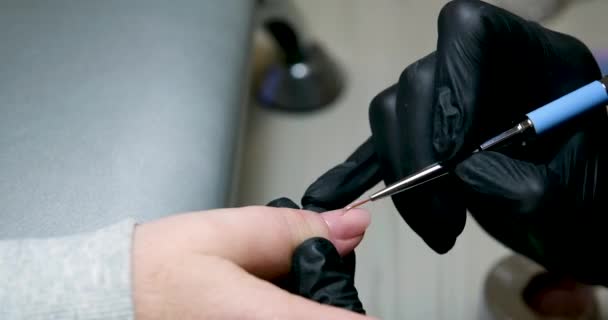 Detalhe Manicure Unha Usando Arquivo Escova Mulher Belo Processo Cuidados — Vídeo de Stock