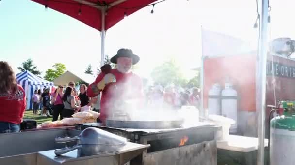 Den Surrey Kanady Pouliční Jídlo Vařit Popcorn Rodiny Lidé Oblečeni — Stock video