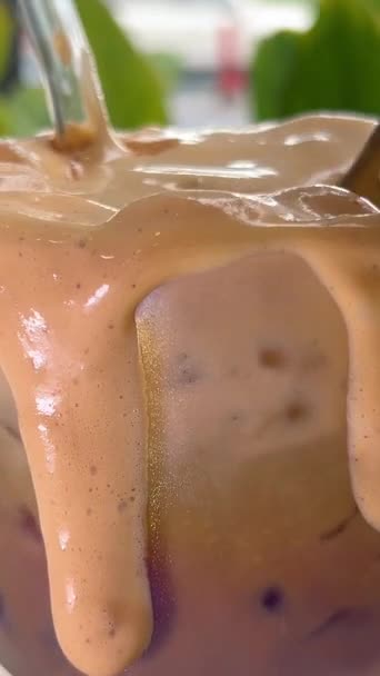 Vietnamesischer Eierkaffee Paleo Milchfreies Keto Kaffee Latte Getränk Mit Süßem — Stockvideo