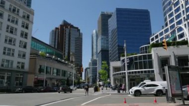 Vancouver Canada 06.07.2023 Şehir yaşamı, yaz güneşli bir gün. Yüksek kalite 4k görüntü