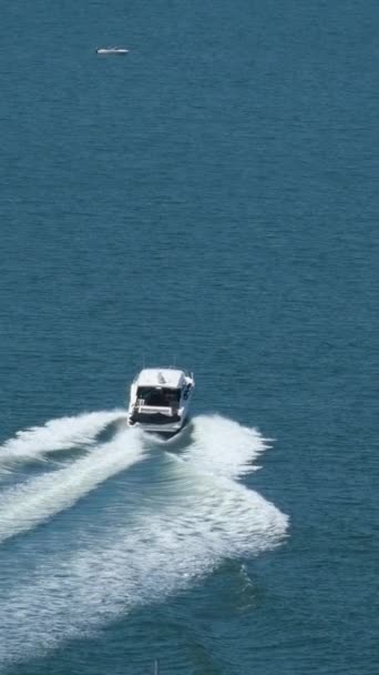 Flight Boat Ocean Vertical Video High Quality Footage — Vídeo de Stock
