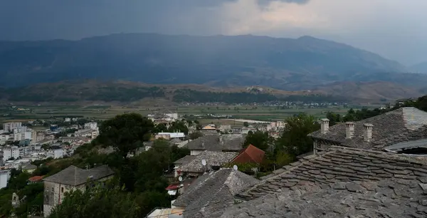 Arnavutluk 'un çeşitli turistik yerleri seyahat fotoğrafları gösteriyor. Yüksek kalite 