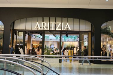 ARITZIA Metropolis 'te İngiliz Kolombiyası, Kanada Burnaby 01.02.2024