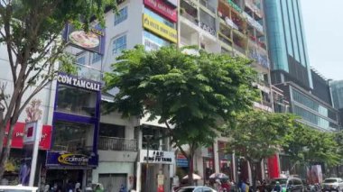 Saigon Garden, Saigon şehrinin gerçek hayatıdır. Tatil zamanı motosikletli otellerde. Seyahat acentesi Asya 'da Ho Chi Minh Şehri Vietnam 06.18.2024