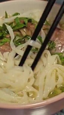 Doğulu erişte çorbası, Vietnam pho bo çorbası. Yüksek kalite 4k görüntü