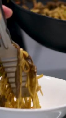 Udon Vermicelli 'nin Domuz Arkaplanı Kaydırıcı Sho. Yüksek kalite 4k görüntü