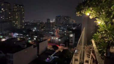 Ho Chi Minh City rıhtımındaki Ho Chi Minh Gecesi Havai fişek gösterisi Vietnam Ulusal Günü için, Vietnam 'daki zaman atlaması için. Yüksek kalite 4k görüntü