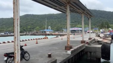 feribot yolculuğu Superdong Ekspres Teknesi Bai Vong limanına yanaştı Phu Quoc Adası Vietnam Phu Quoc Adası 08.28.2024 