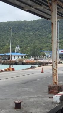 feribot yolculuğu Superdong Ekspres Teknesi Bai Vong limanına yanaştı Phu Quoc Adası Vietnam Phu Quoc Adası 08.28.2024 