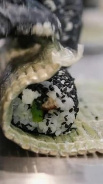 Yemek tarifi, adım adım suşi tempura. Yüksek kalite 4k görüntü