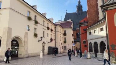 Krakow tarihi pazar meydanı, Polonya, Orta Avrupa. Pazar Meydanı Krakow, Polonya 'nın eski Krakow kentinin merkez meydanıdır.