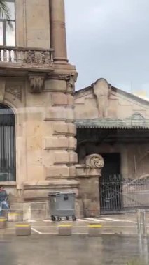 İspanya Katalonya şehir merkezindeki liman limanındaki Denizcilik Müzesi binasının dış girişi. Barselona Deniz Müzesi İspanya 11.03.2024