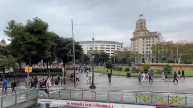 Barselona Barselona 'nın sokaklarında yağmurlu hava 11.27.2024 