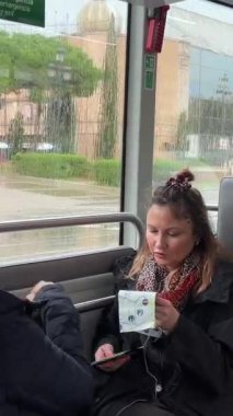 Barselona Barselona 'nın sokaklarında yağmurlu hava 11.27.2024 