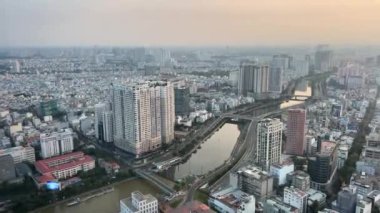 Ho Chi Minh şehrinin sokaklarında şehir dükkanlarındaki gerçek hayat Ho Chi Minh City Vietnam 'da 11.2024