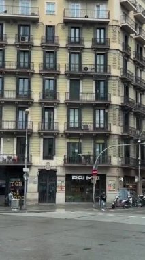 Barselona Barselona 'nın sokaklarında yağmurlu hava 11.27.2024 